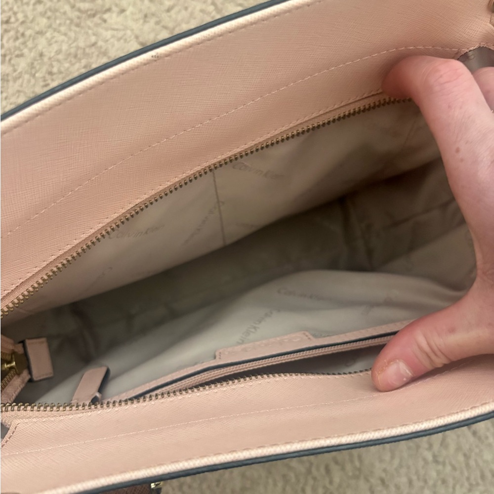 Large Calvin Klein Leather Purse Pink/White/Brown Shoulder Zip Bag - Picture 11 of 11
